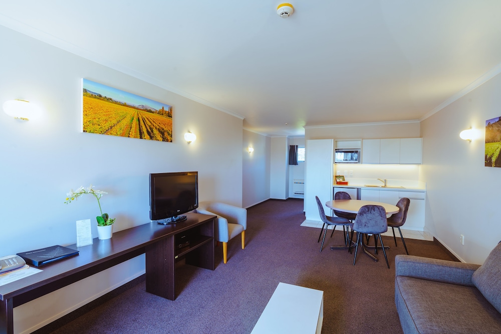 Anchorage Motor Lodge 22/43