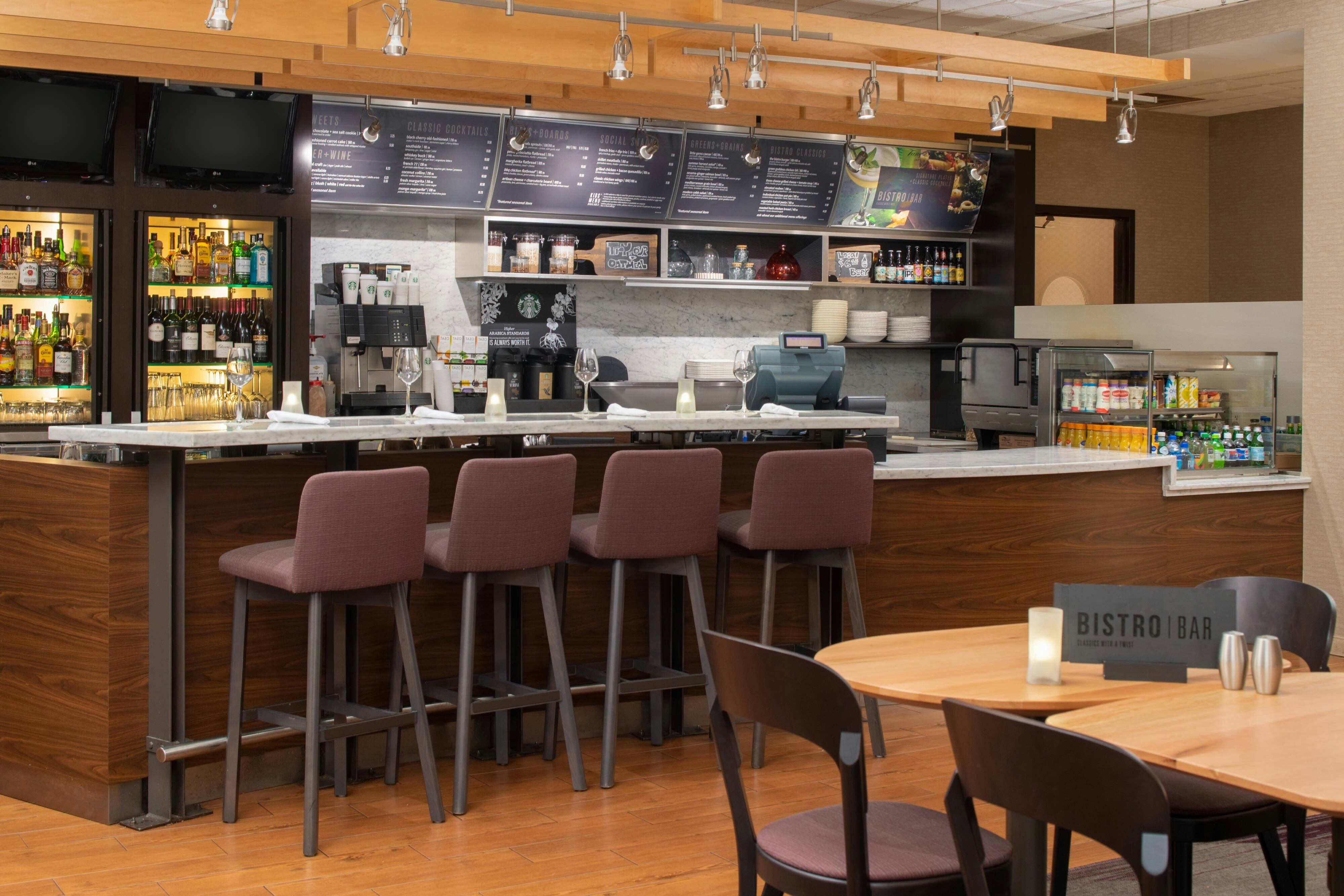 Courtyard By Marriott Portland Airport 6/15