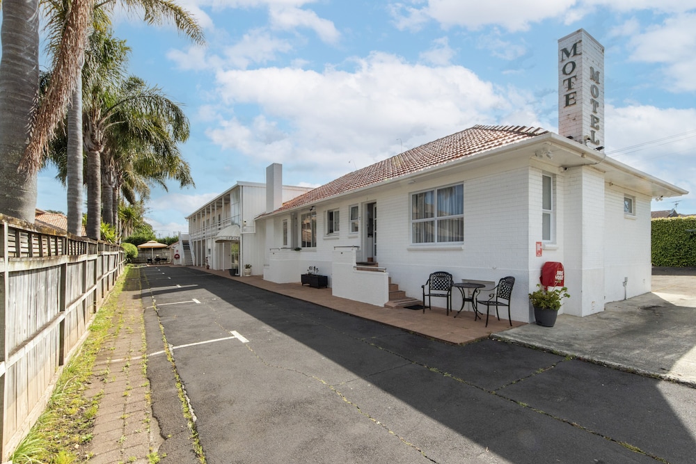 Aarangi Motel 42/55