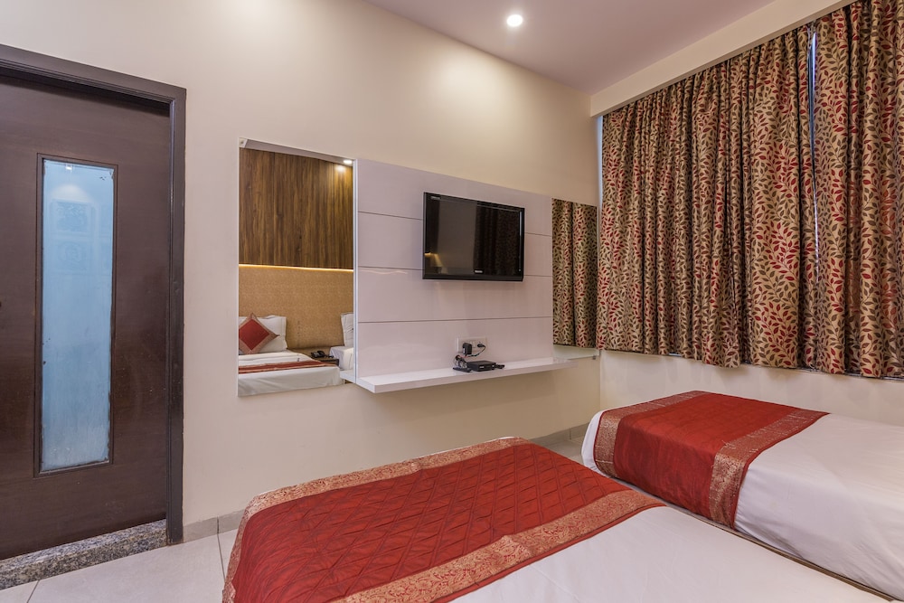 RUPAM HOTEL 49/72