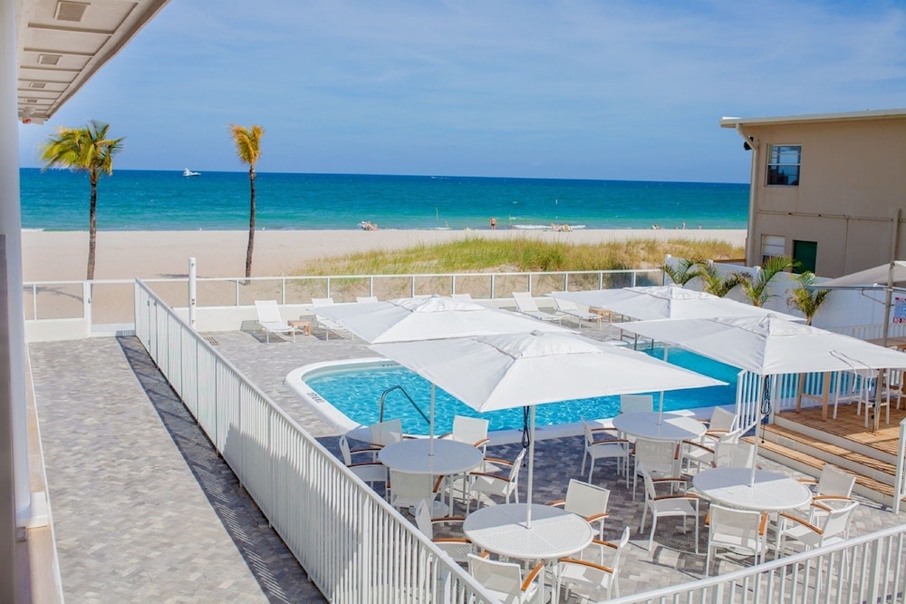 Tides Inn Hotel 36/39