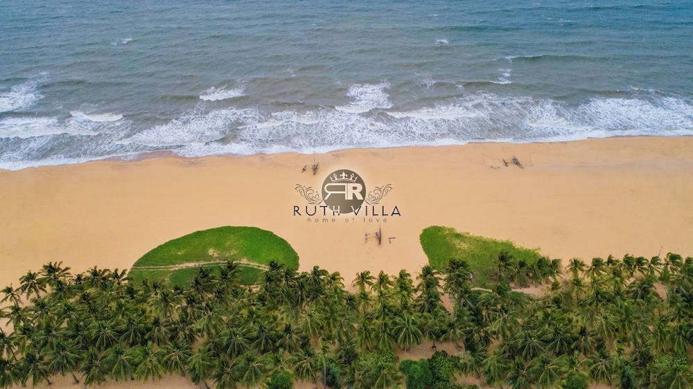 Ruth Villa 41/50