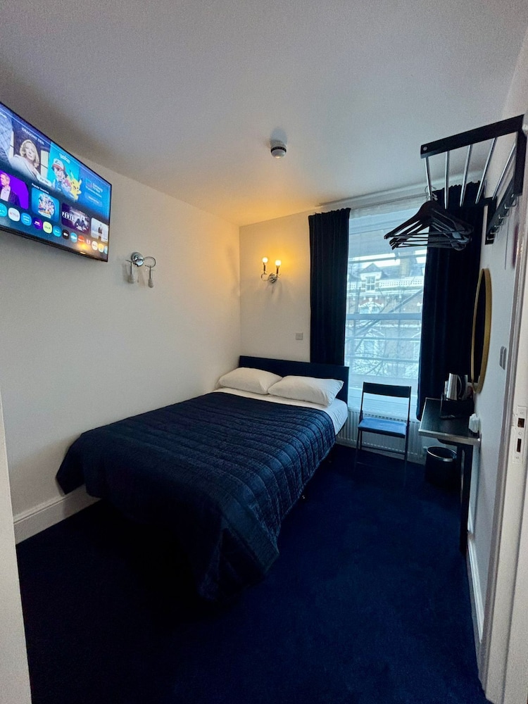 Holland Inn Hotel 38/69