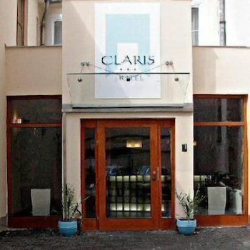 Claris Hotel 5/62