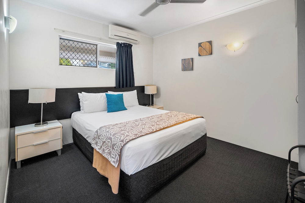 APARTMENT, QUEEN BED, BAY VIEW