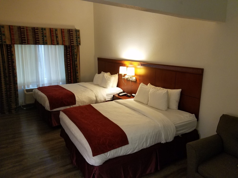 Spark by Hilton Duluth 9/43