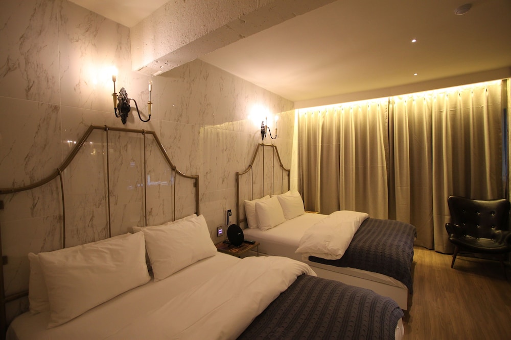 February Hotel Sungseo 25/67