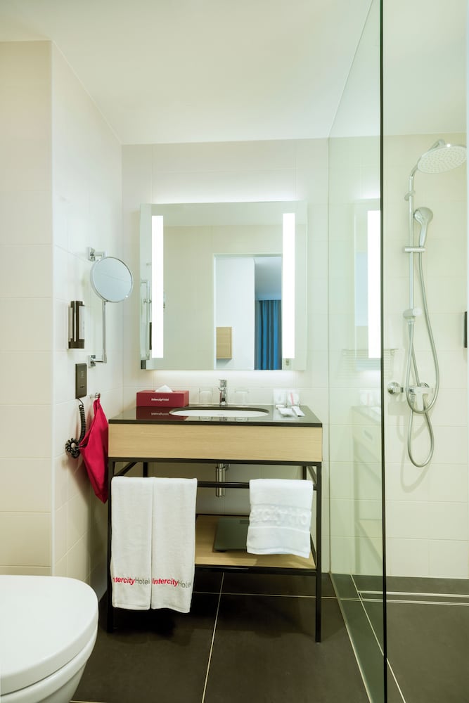 Intercity Hotel Muscat 45/47