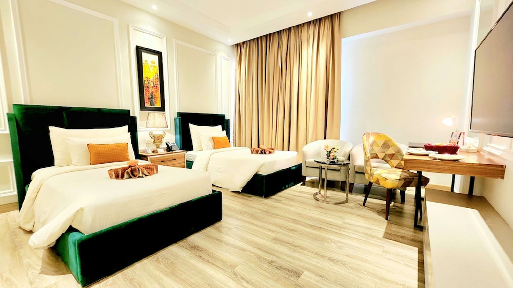 EXECUTIVE, TWIN BEDS, WITH EXTRA BED, CITY VIEW