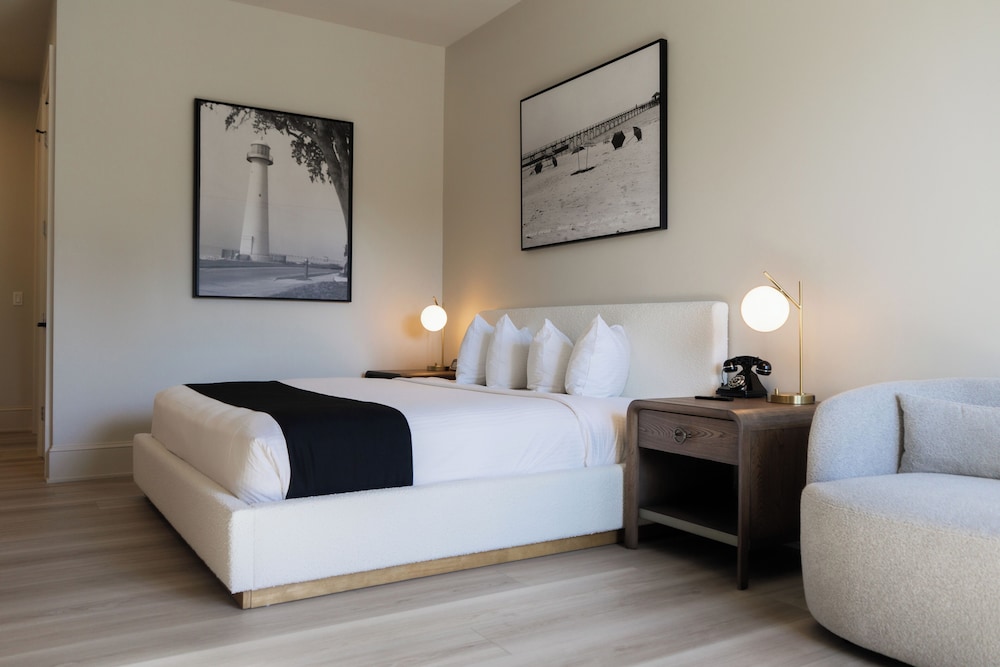 SUPERIOR, KING BED