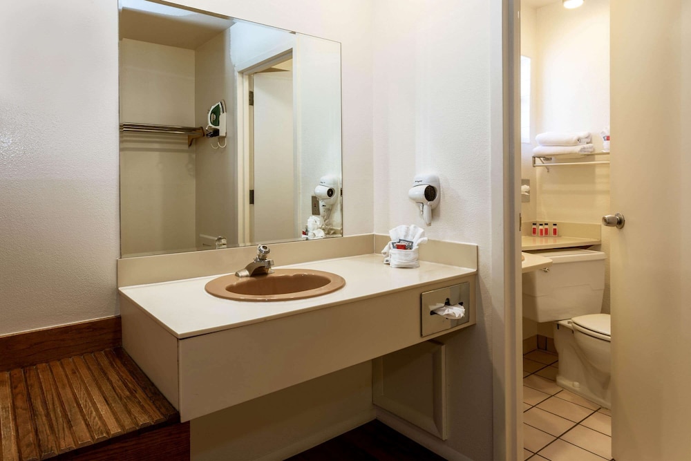 Days Inn By Wyndham Durango 42/45