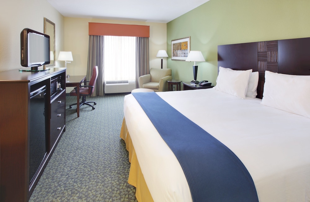 Holiday Inn Express Suites Covington 8/40