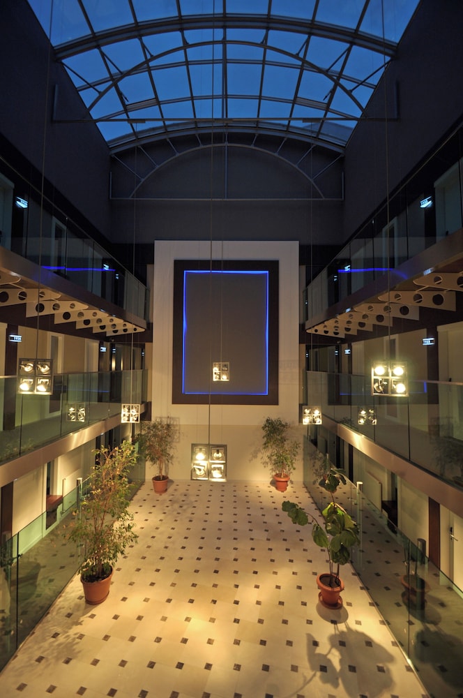 No 19 Boutique Hotel 41/69