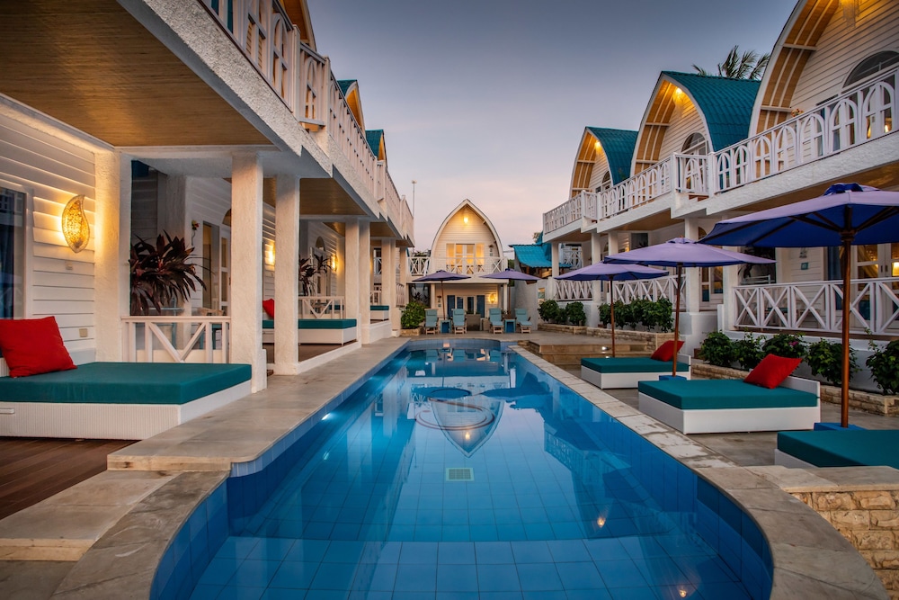 Santorini Beach Resort 36/65