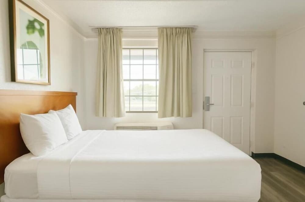 COMFORT, 2 DOUBLE BEDS, ACCESSIBLE