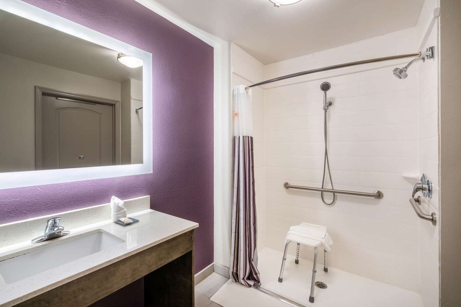 La Quinta Inn & Suites by Wyndham Chattanooga - Lookout Mtn 39/41