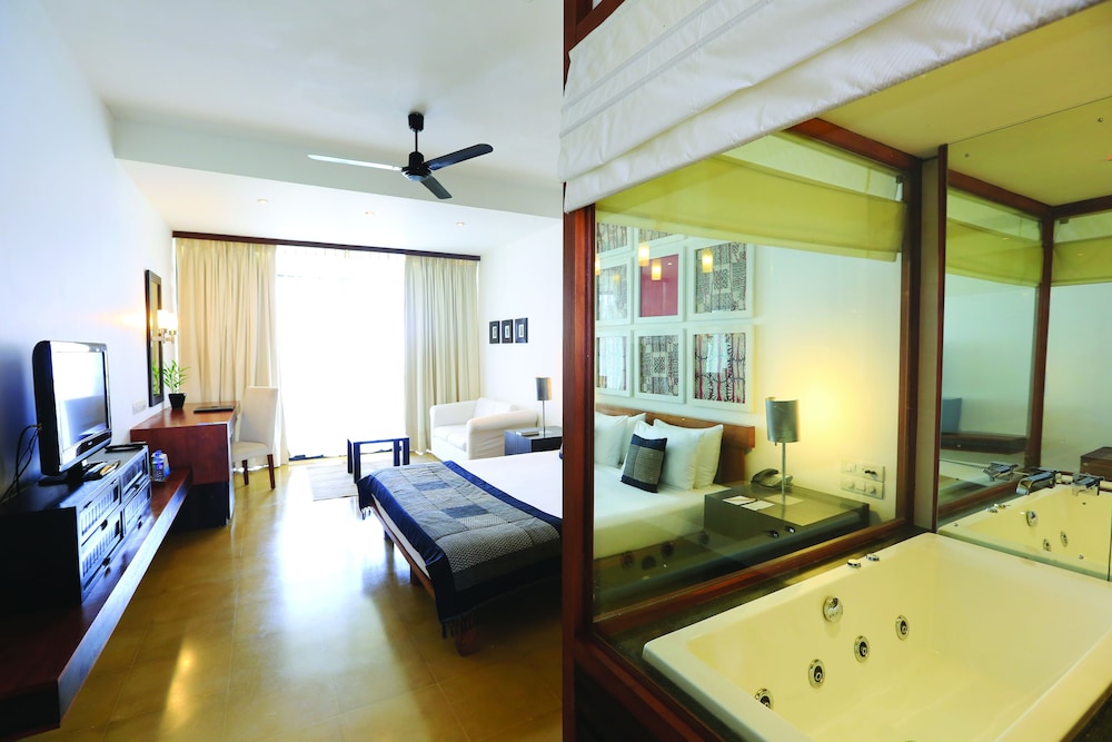 The Blue Water Hotel and Spa 15/50
