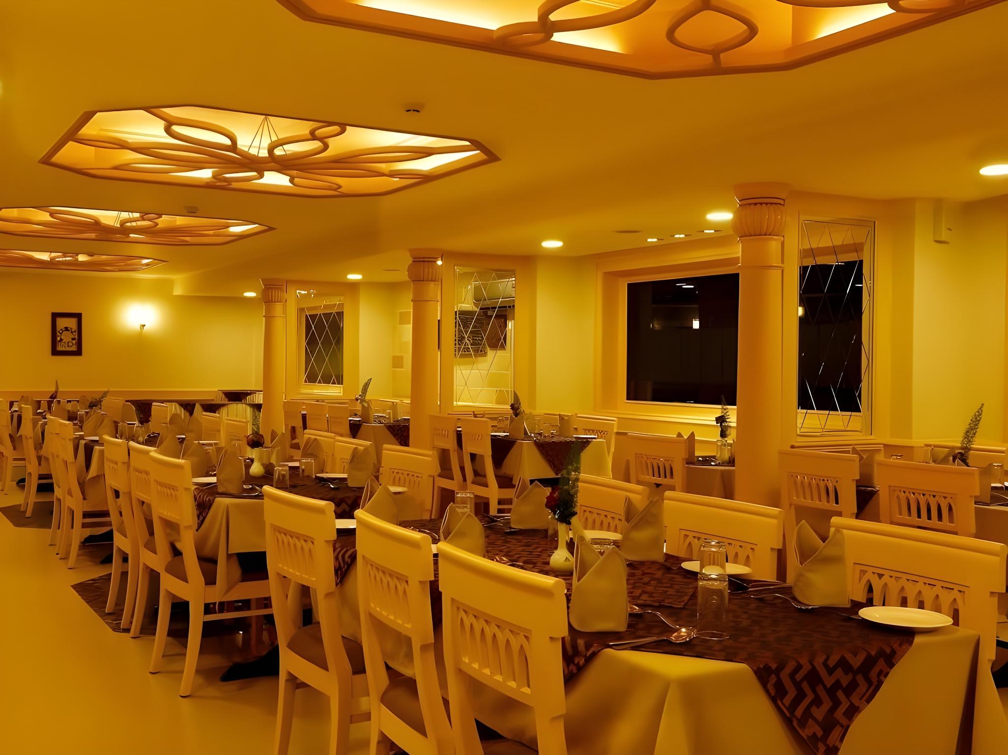 Oyo Premium Alleppey Iron Bridge 16/16
