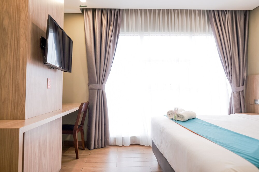 Sans Hotel Puri Indah Jakarta 27/62