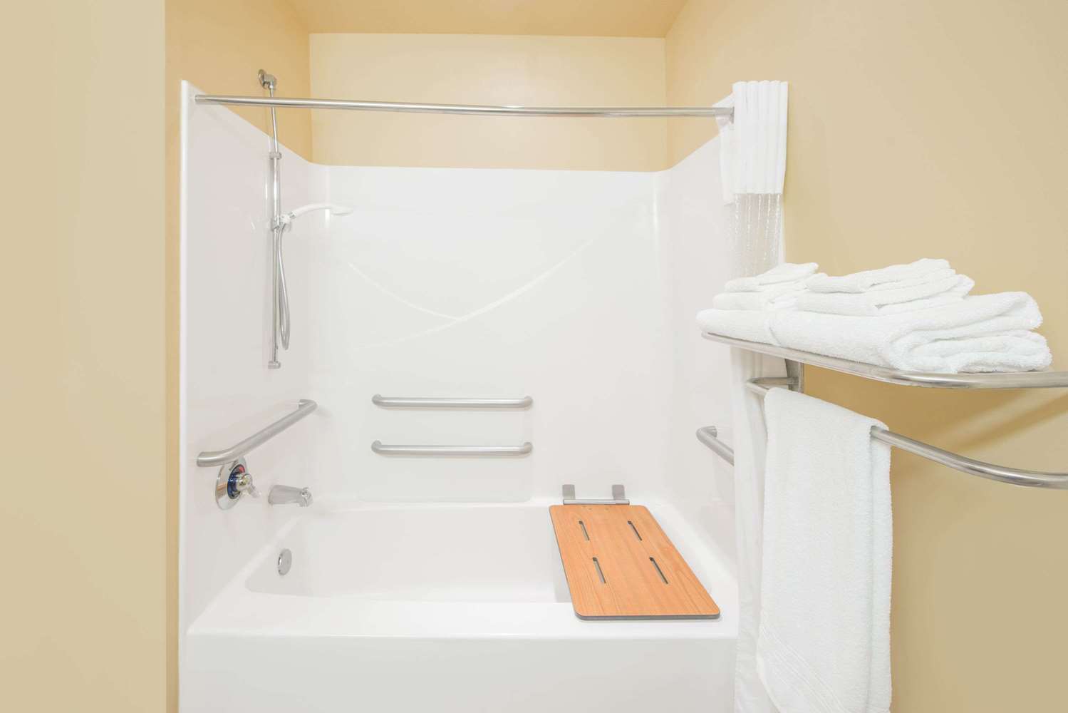 Microtel Inn Suites By Wyndham Quincy 2/12