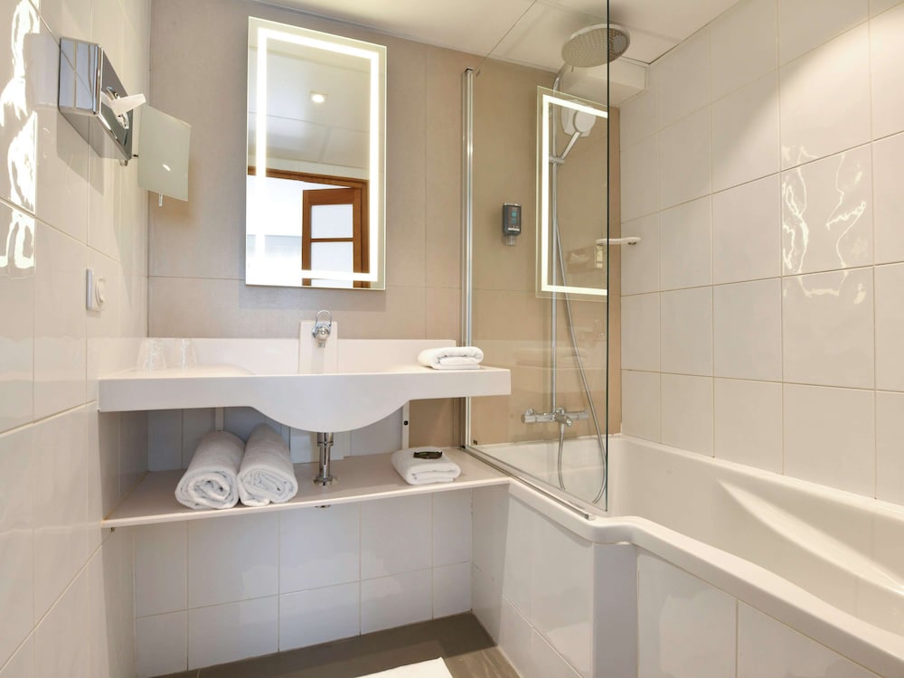 NOVOTEL LA ROCHELLE CENTRE 23/72