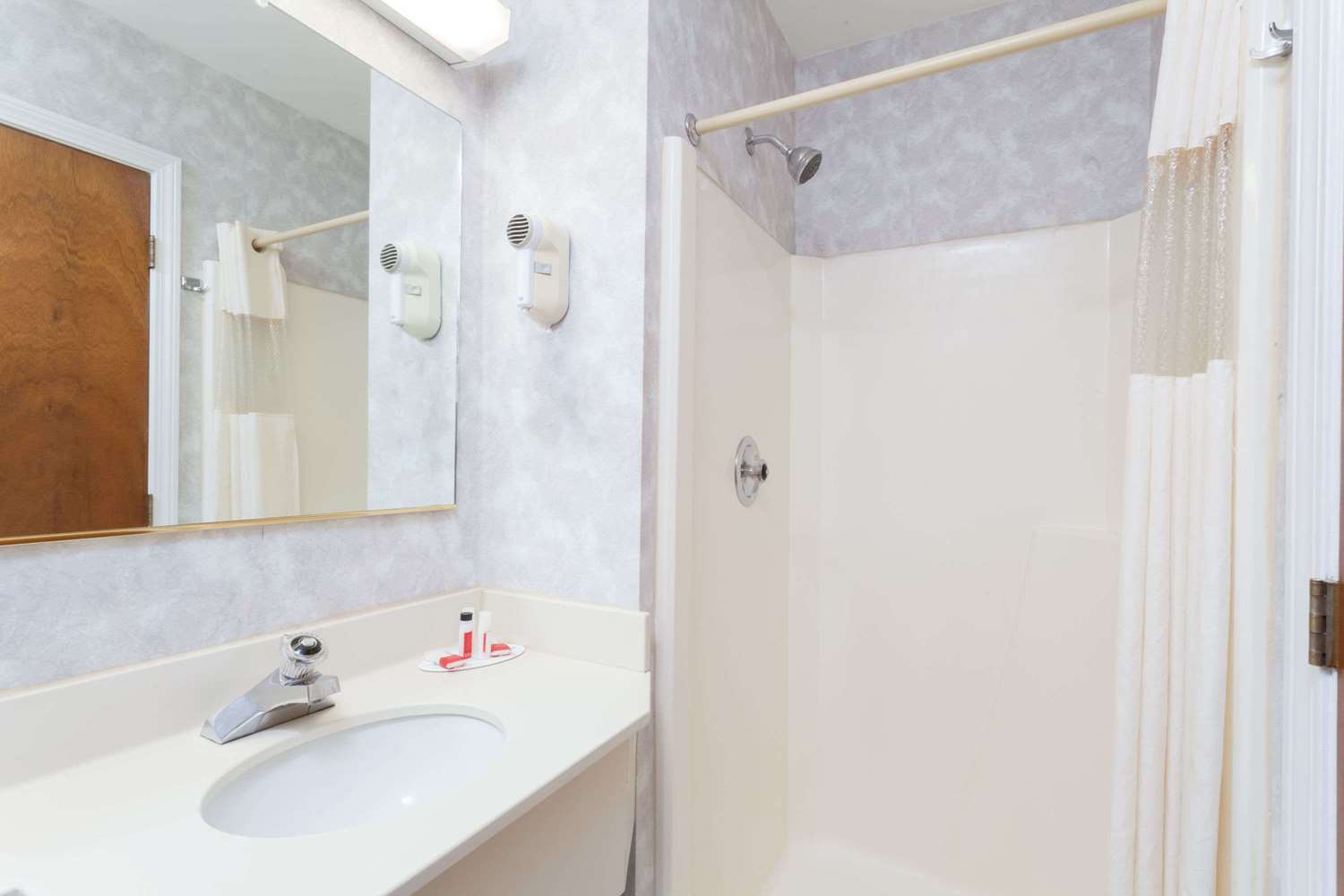 Travelodge by Wyndham Great Barrington Berkshires 43/43