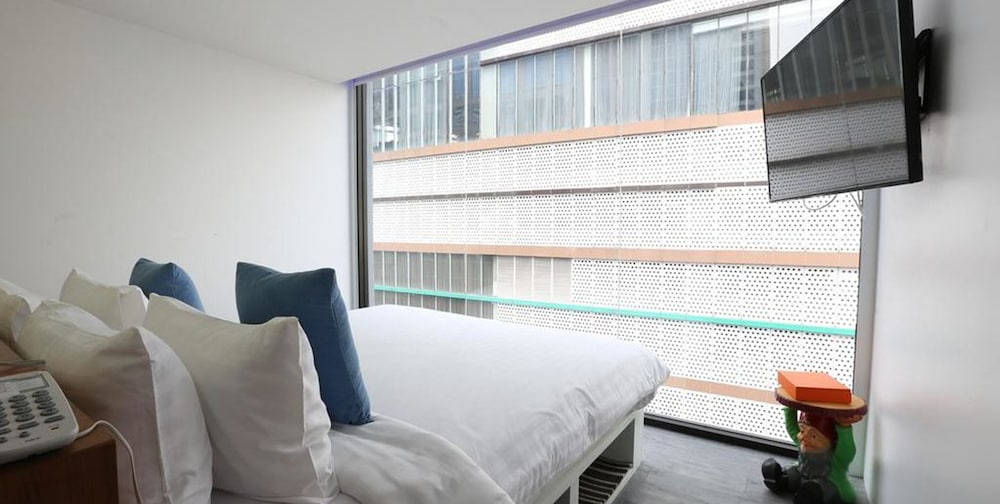 Sbox (Sukhumvit 31) 27/68