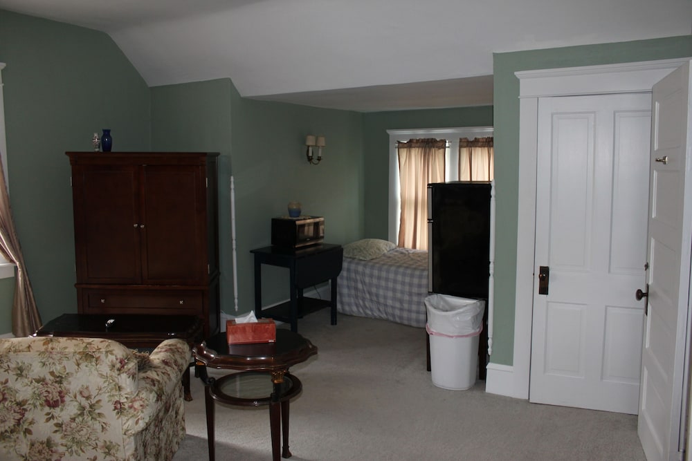 Victorian Charm Inn 21/47