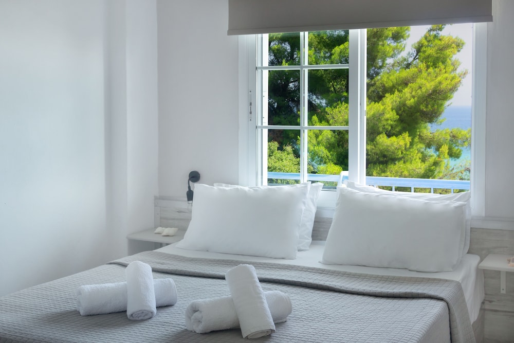 1 BEDROOM, APARTMENT, PARTIAL SEA VIEW, GROUND FLOOR