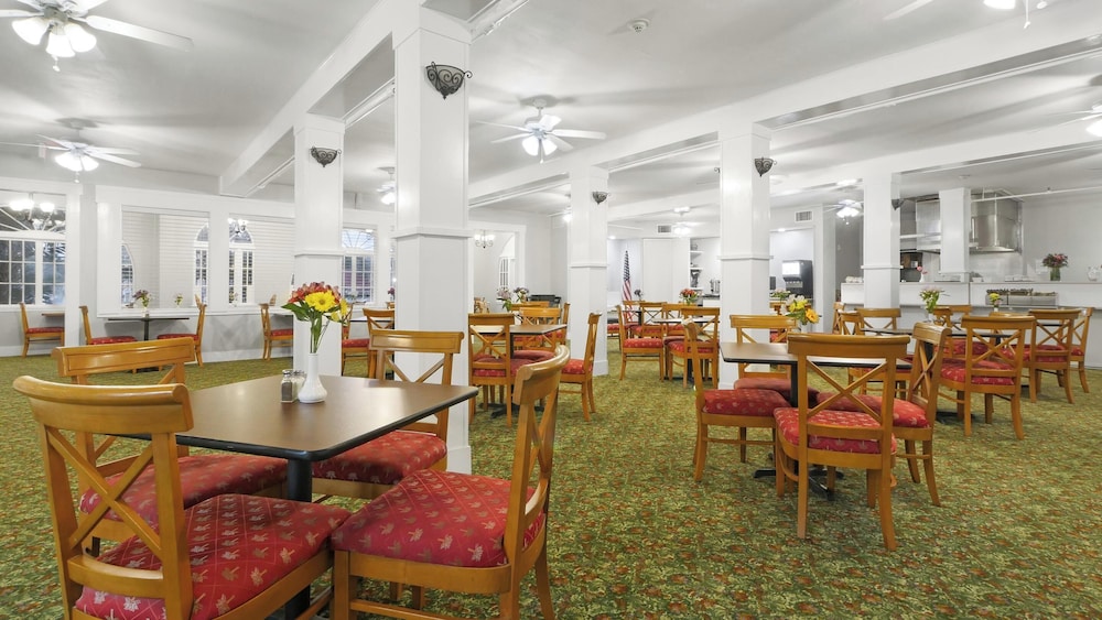 Crystal Bay Hotel 64/79