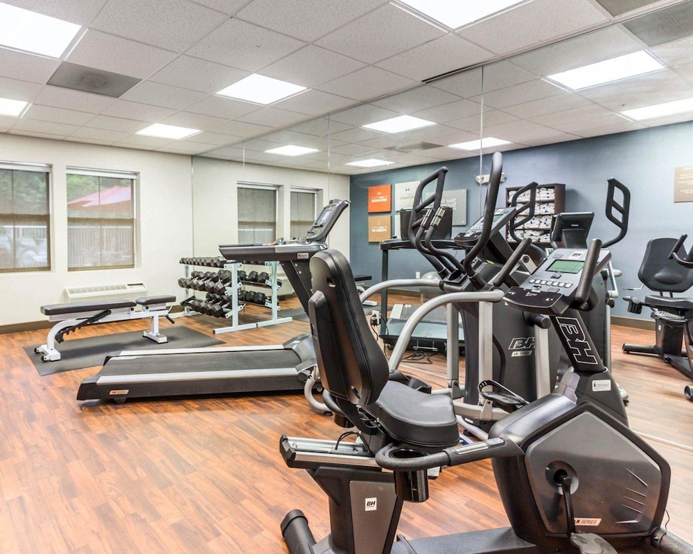 Comfort Suites At Isle Of Palms Connector 21/48