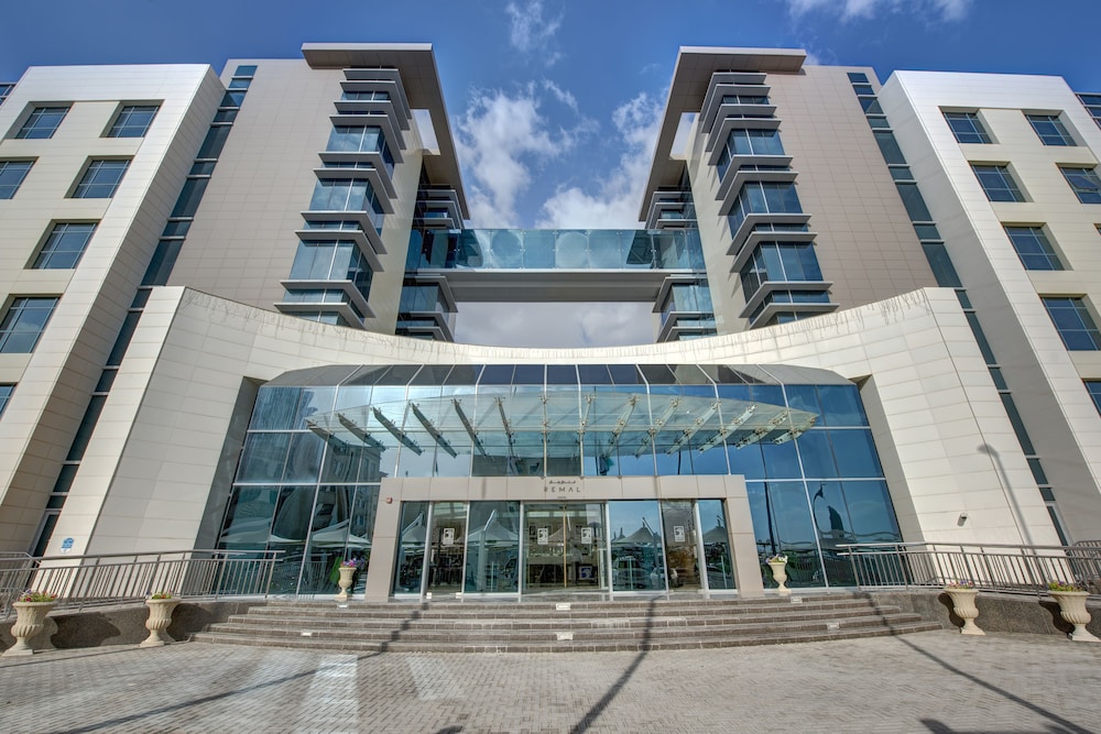 remal hotel al dhannah