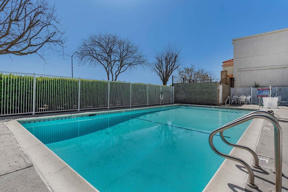 Best Western Luxury Inn 26/37