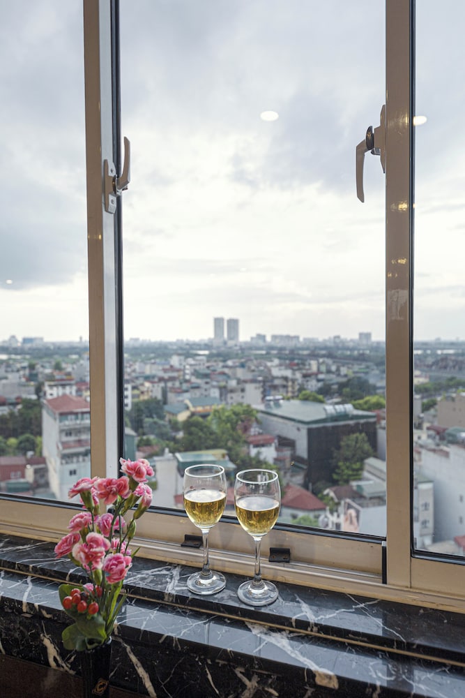 Chalcedony Hotel 47/50