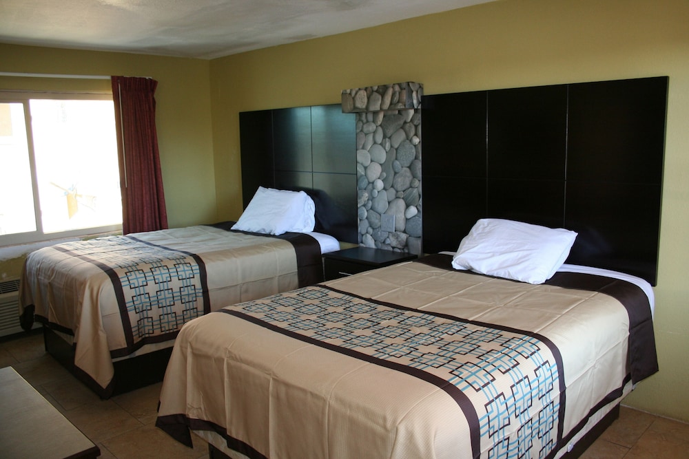 Driftwood Resort 19/70