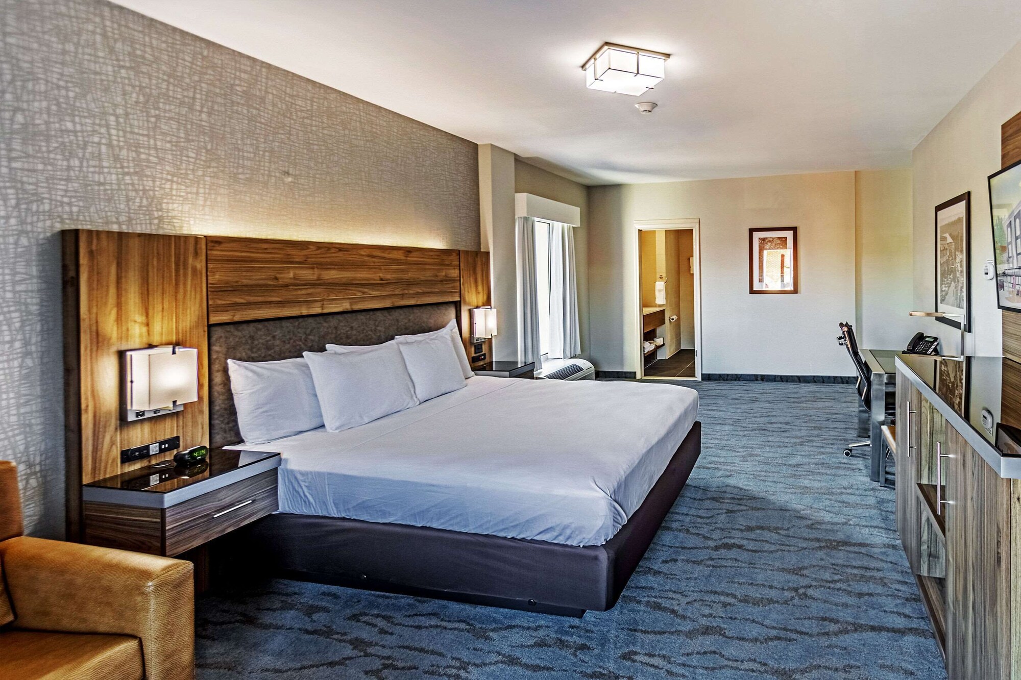 غرفة قياسية بسرير كينج بإطلالة على المدينة لذوي الإعاقة، The Penn Stroud Stroudsburg - Poconos, an Ascend Collection Hotel 6/10