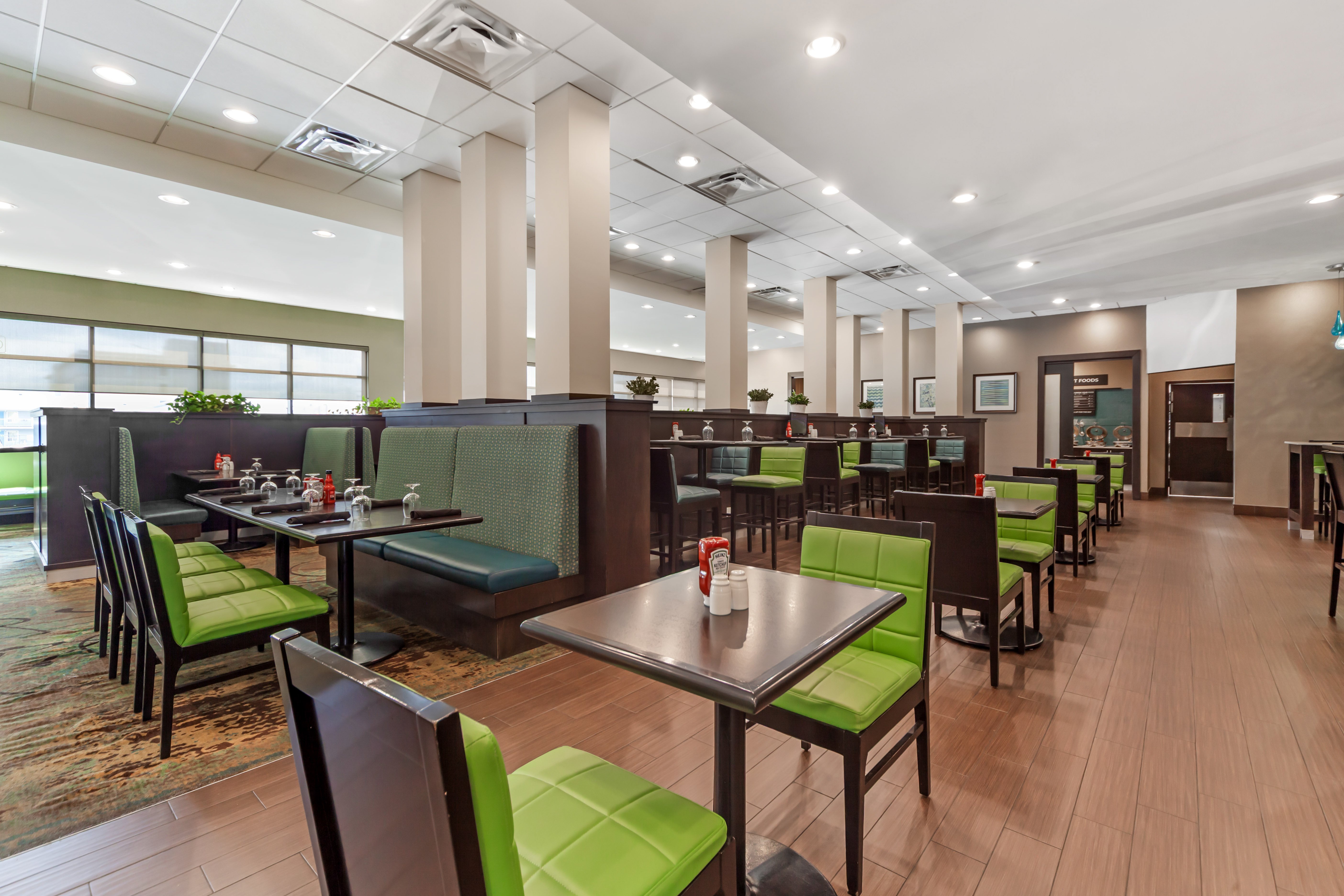 Holiday Inn Hotel And Suites Edmonton Airport Conference Centre 55/70