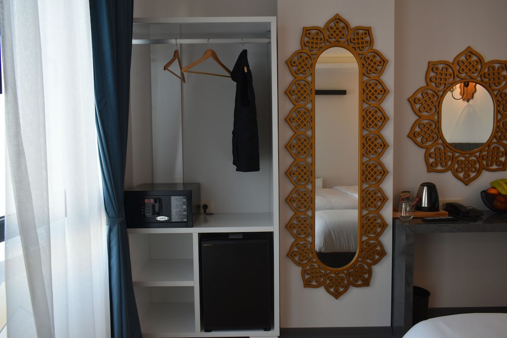 Avcilar Garden Hotel 8/48