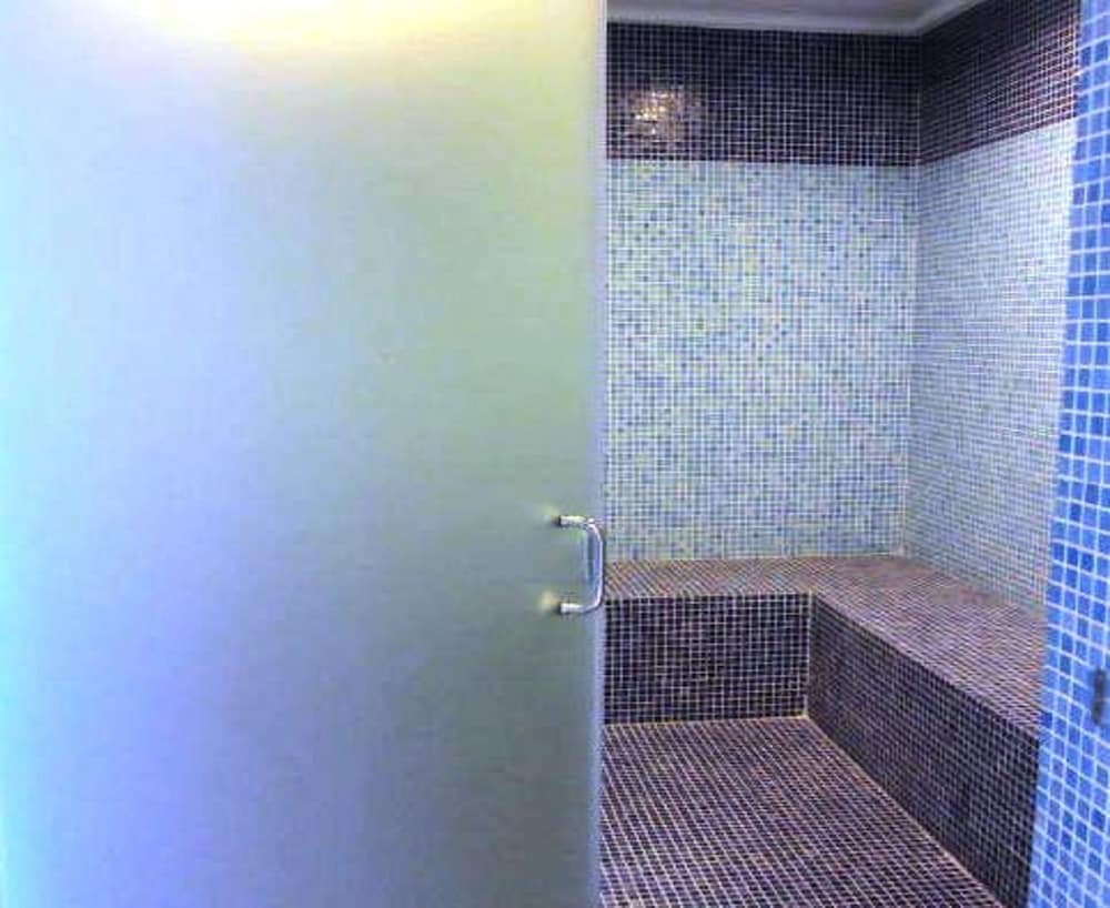 Tulip Hotel and Suites 64/65
