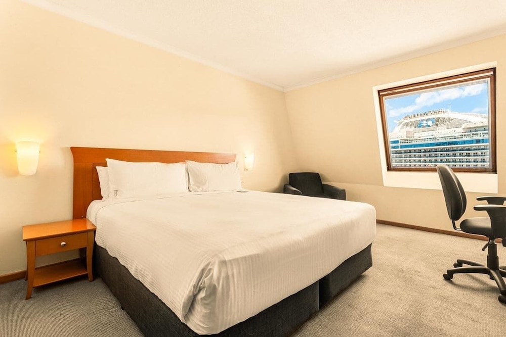 Room, Queen Bed, Harbour View