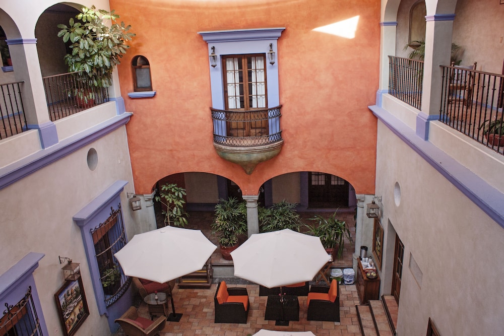 Hotel Trebol 13/59