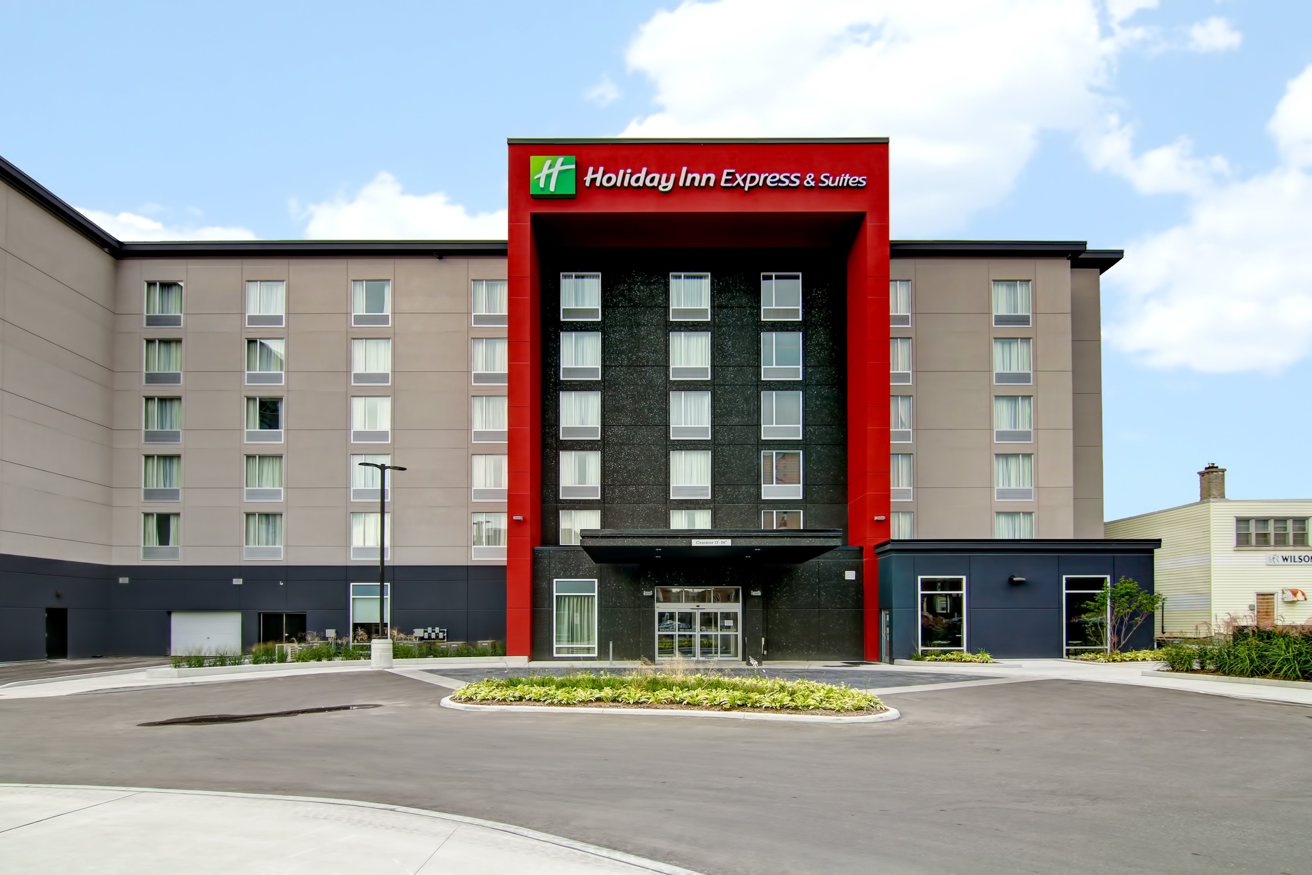 Holiday Inn Express Suites Oshawa Downtown Toronto Area 47/56
