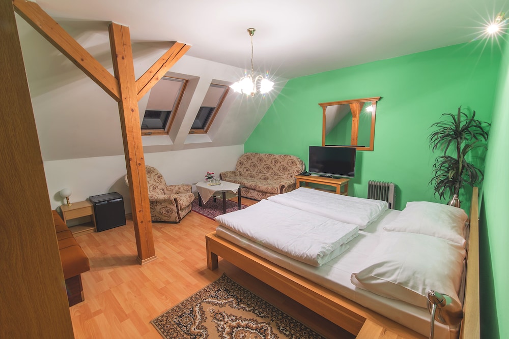 Arkada Hotel 13/56