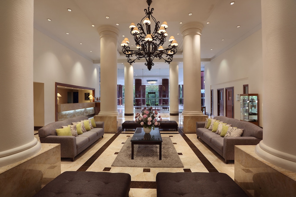 Aryaduta Lippo Village 37/53