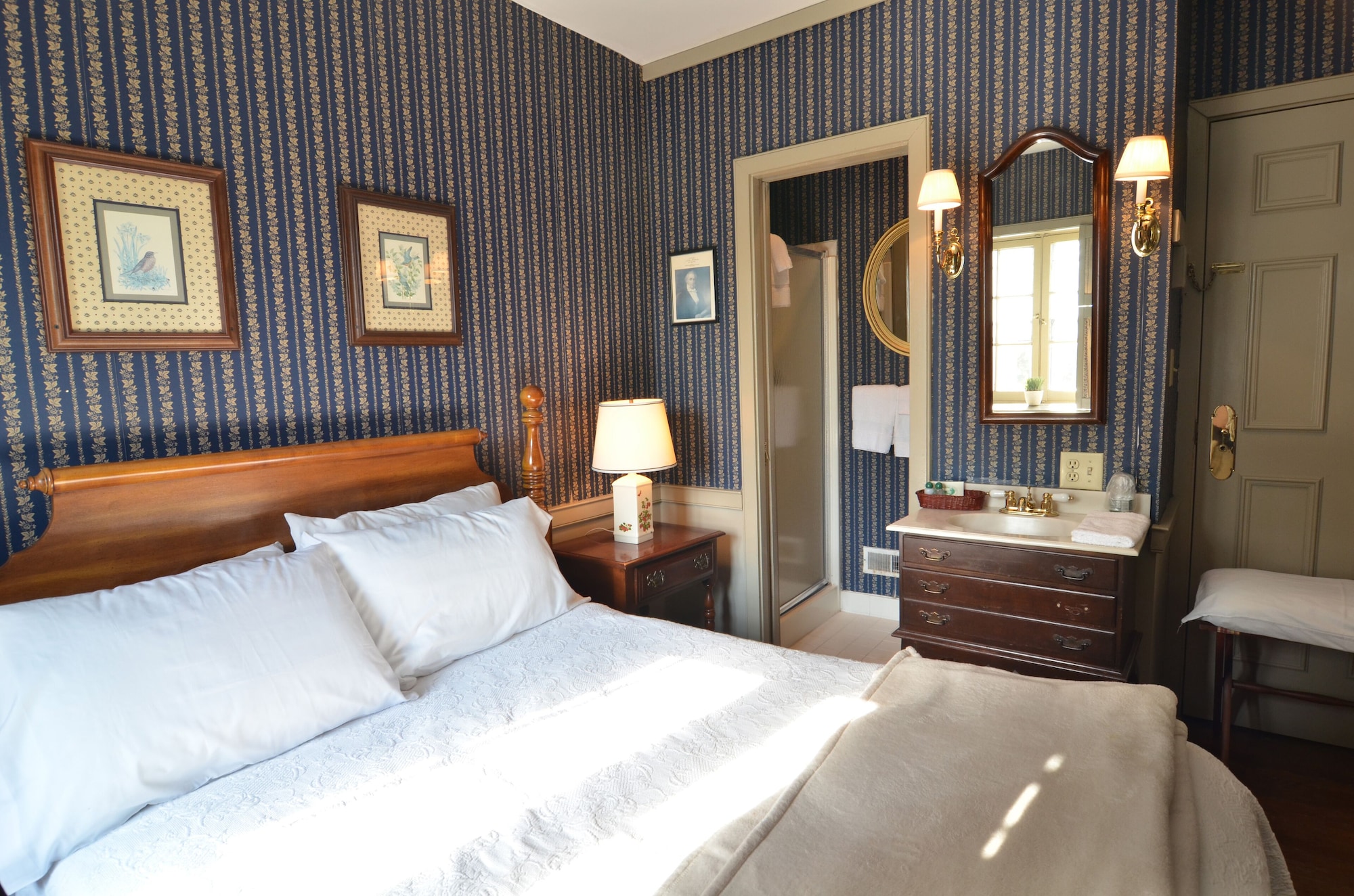 James Monroe, Deluxe, Suite, Double Bed, Private Bathroom