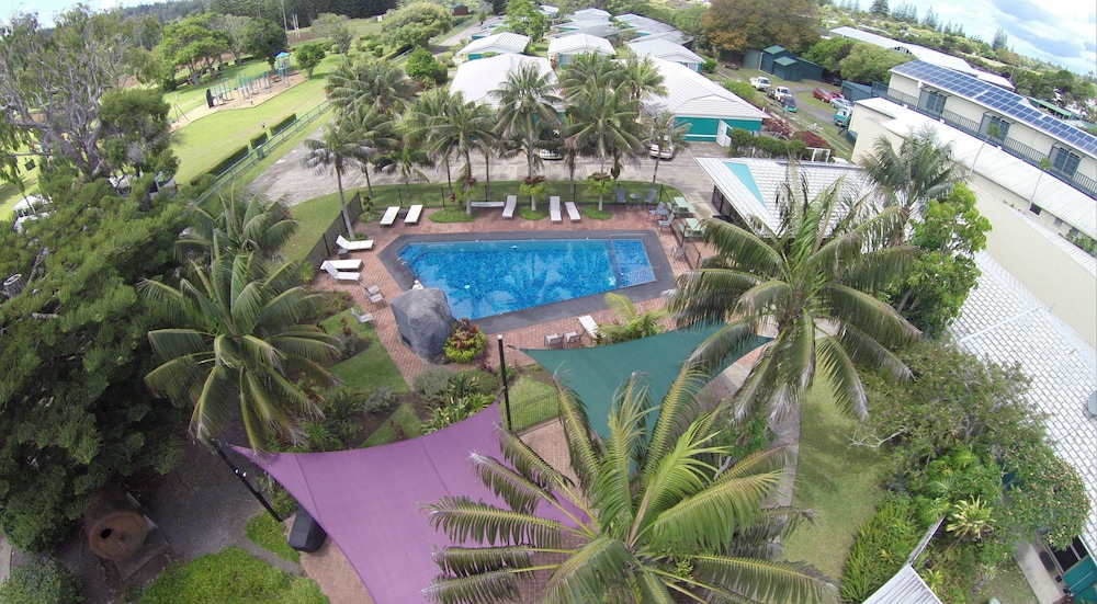 Aloha Apartments 8/61
