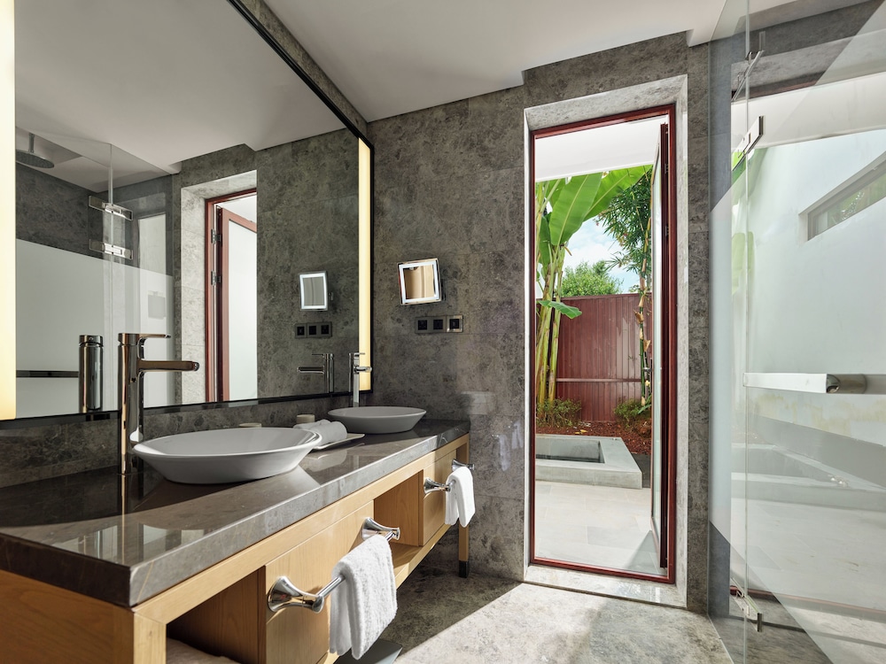 Banyan Tree Tengchong 79/81