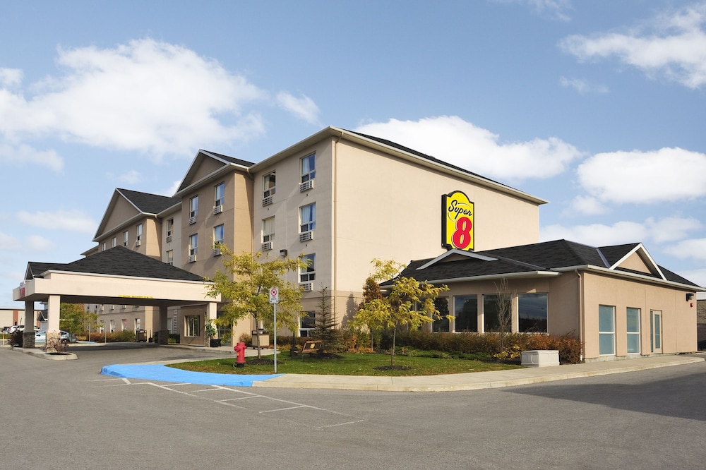 Super 8 by Wyndham Barrie South 3/45