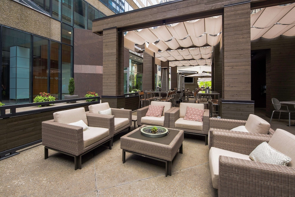 DoubleTree by Hilton Hotel Nashville Downtown 45/79