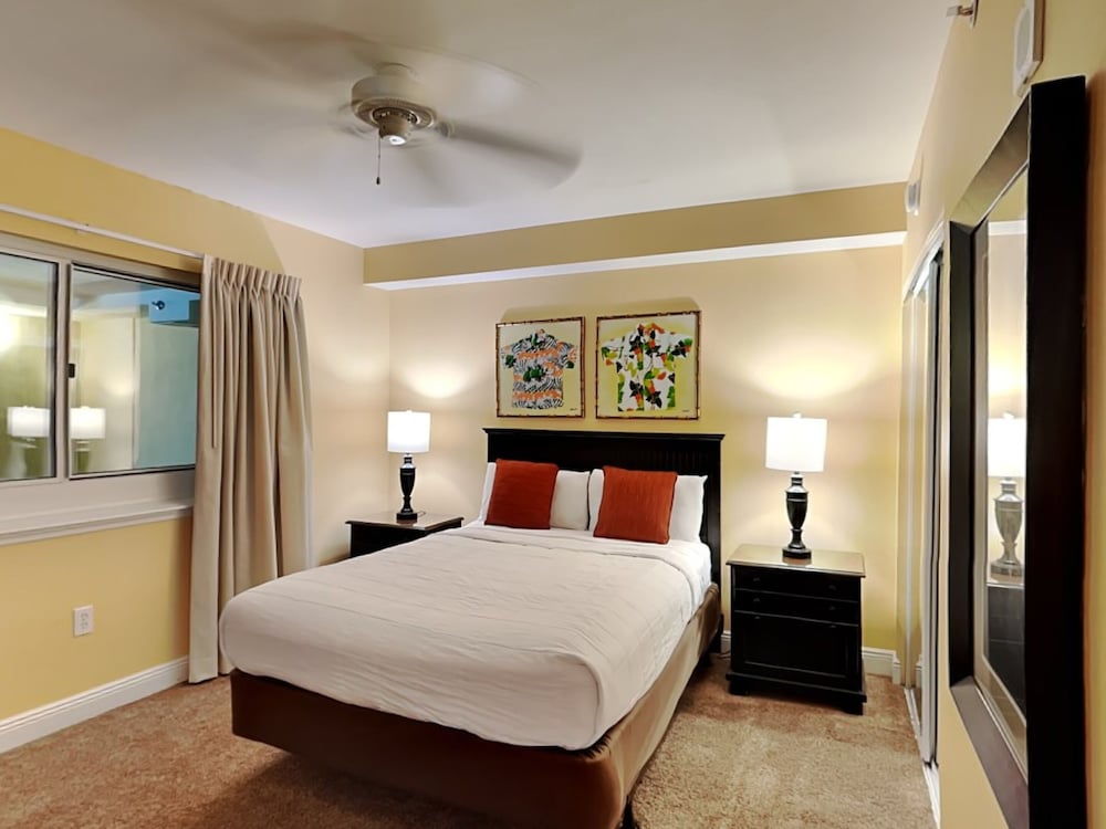 236 Emerald Beach Resort 15/80